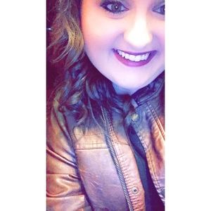 Meet your Posher, Kaylie